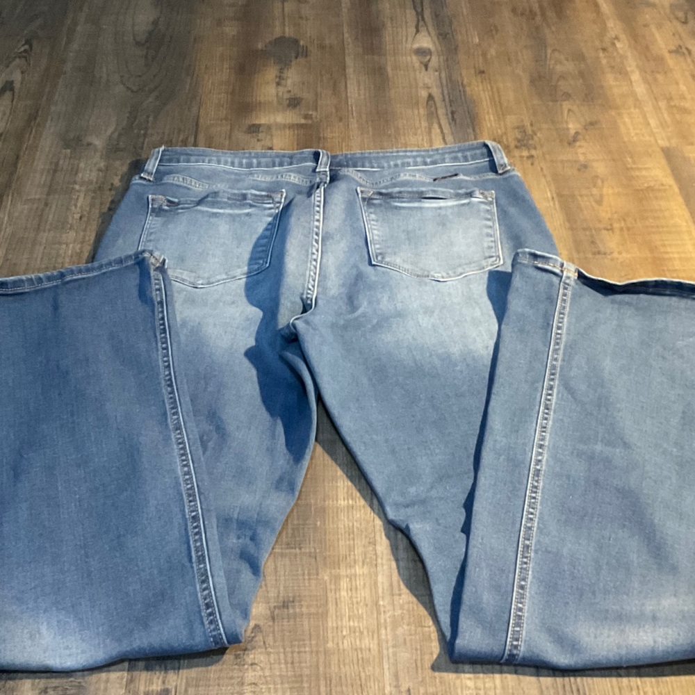 KanCan Medium Wash Flare Jeans - Picture 5 of 7
